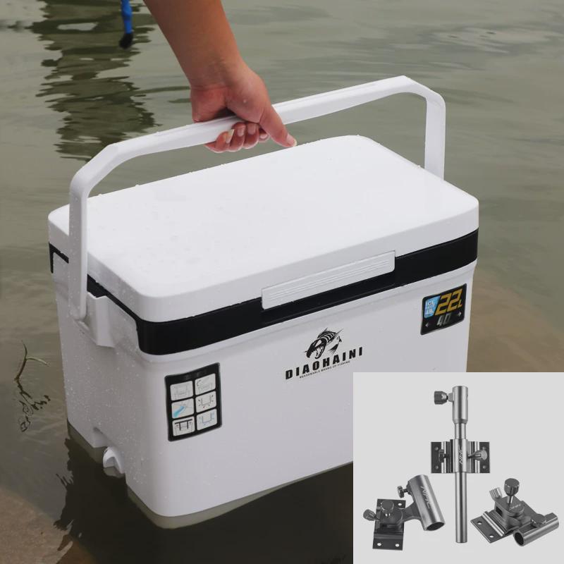22L - SMALL FISHING BOX - BLACK AND WHITE (PLASTER) + THREE SETS OF GUNS